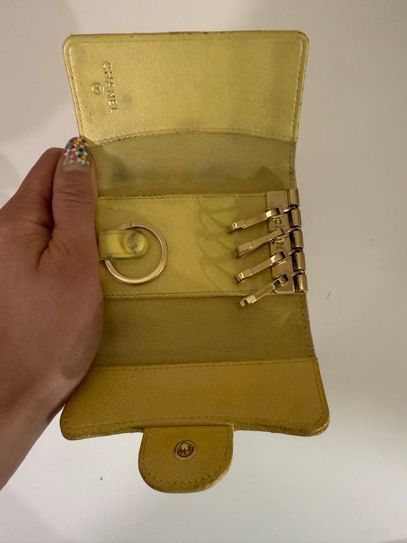 Chanelマトラッセキャビアスキンイエローレザー キーケース