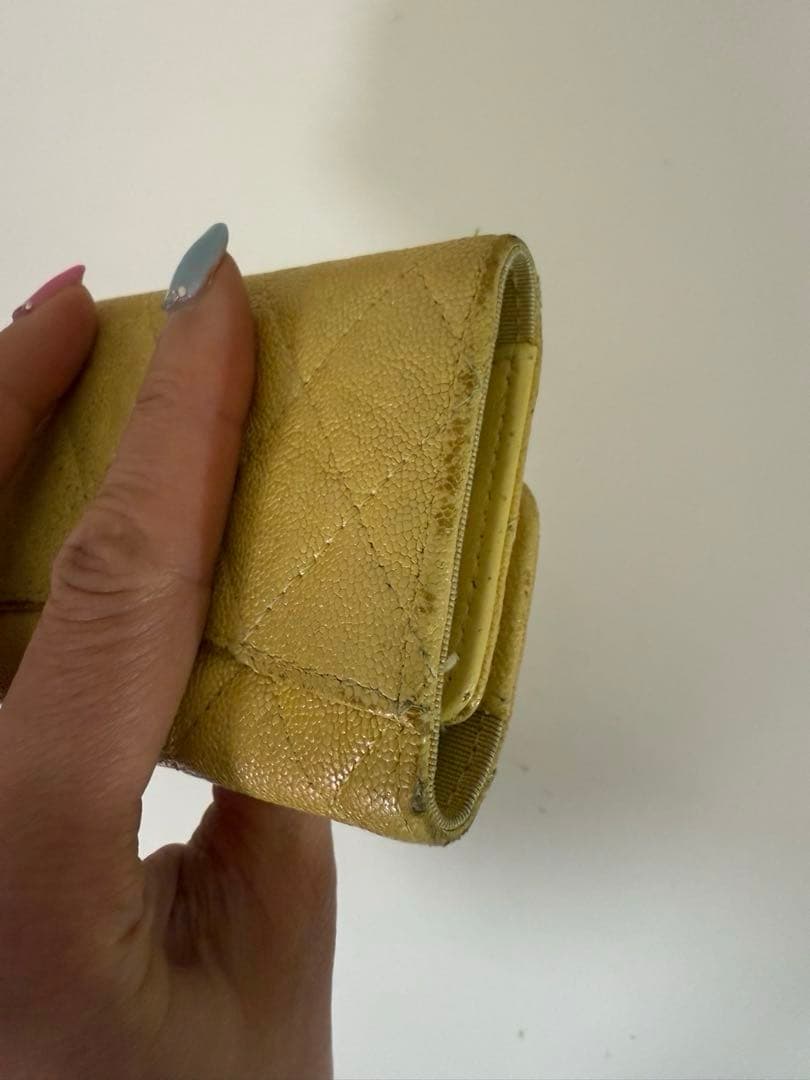 Chanelマトラッセキャビアスキンイエローレザー キーケース