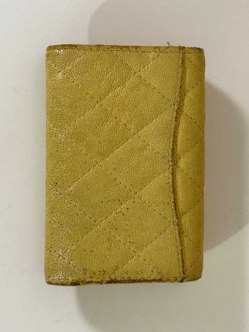 Chanelマトラッセキャビアスキンイエローレザー キーケース