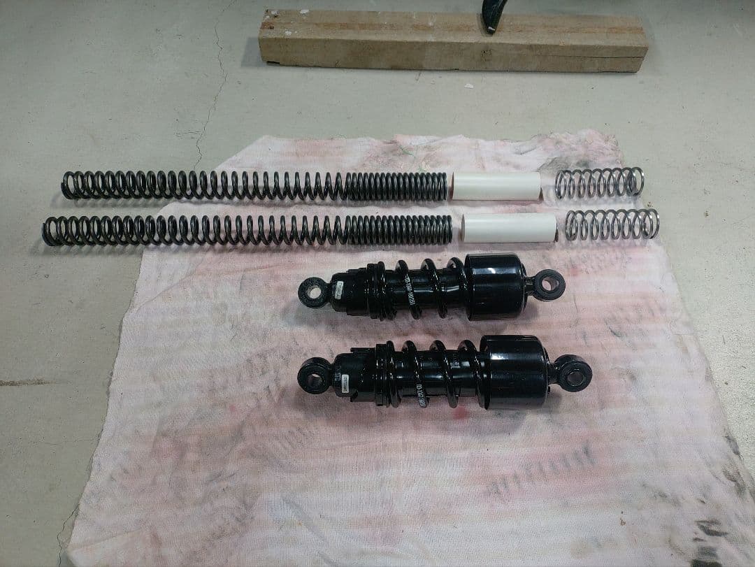 ヤマハSCR950 ボルト950 ローダウンサスペンション