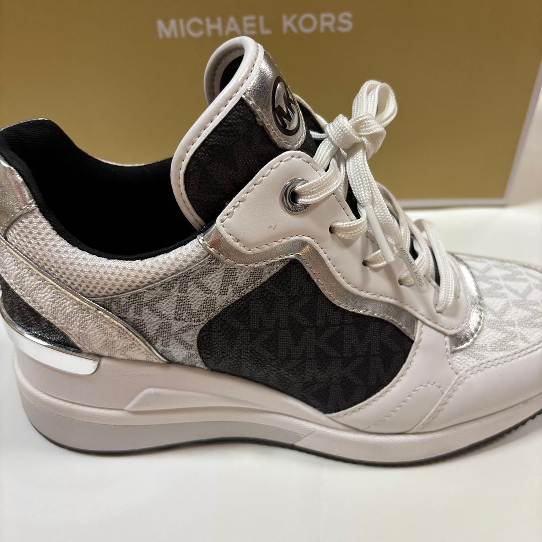 MICHAEL KORS スニーカー ホワイト/ブラック