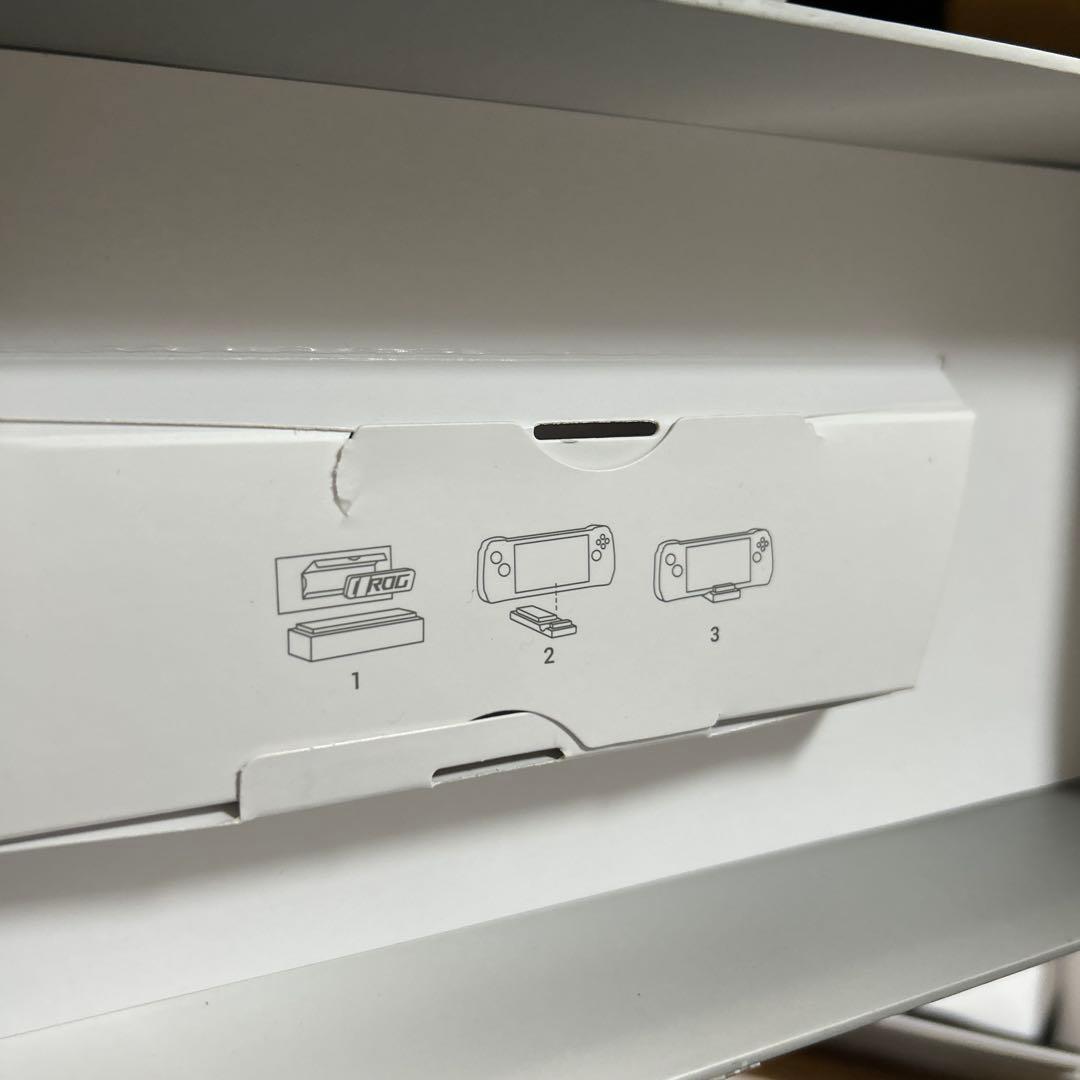 R*‘様 ASUS rogally 保護フィルムとケース付き