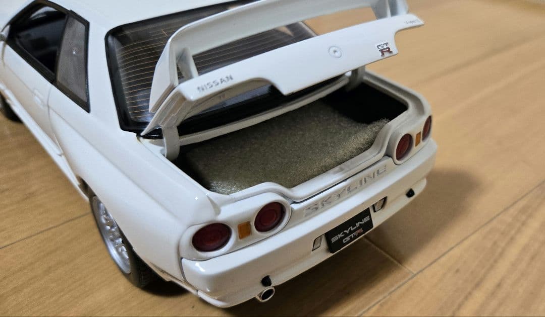 京商 1/18 スカイライン GT-R BNR32 V-SPECⅡ ホワイト