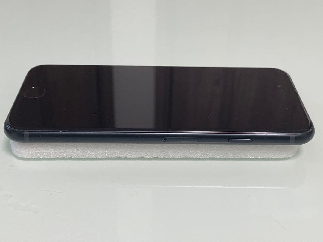iPhone SE 第3世代 64gb ミッドナイト バッテリー100%