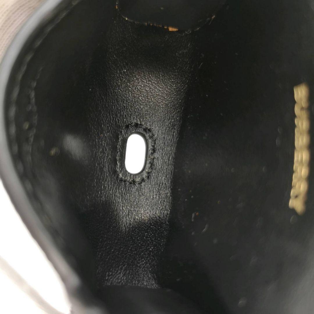 美品箱付 バーバリー TBロゴ レザー キーホルダー 黒 ゴールド金具 チャーム