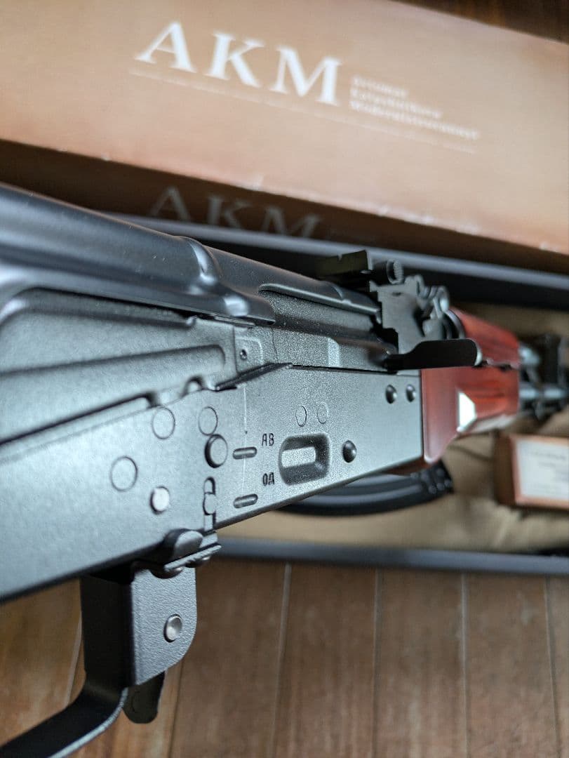 東京マルイ ガスブローバックマシンガンAKM