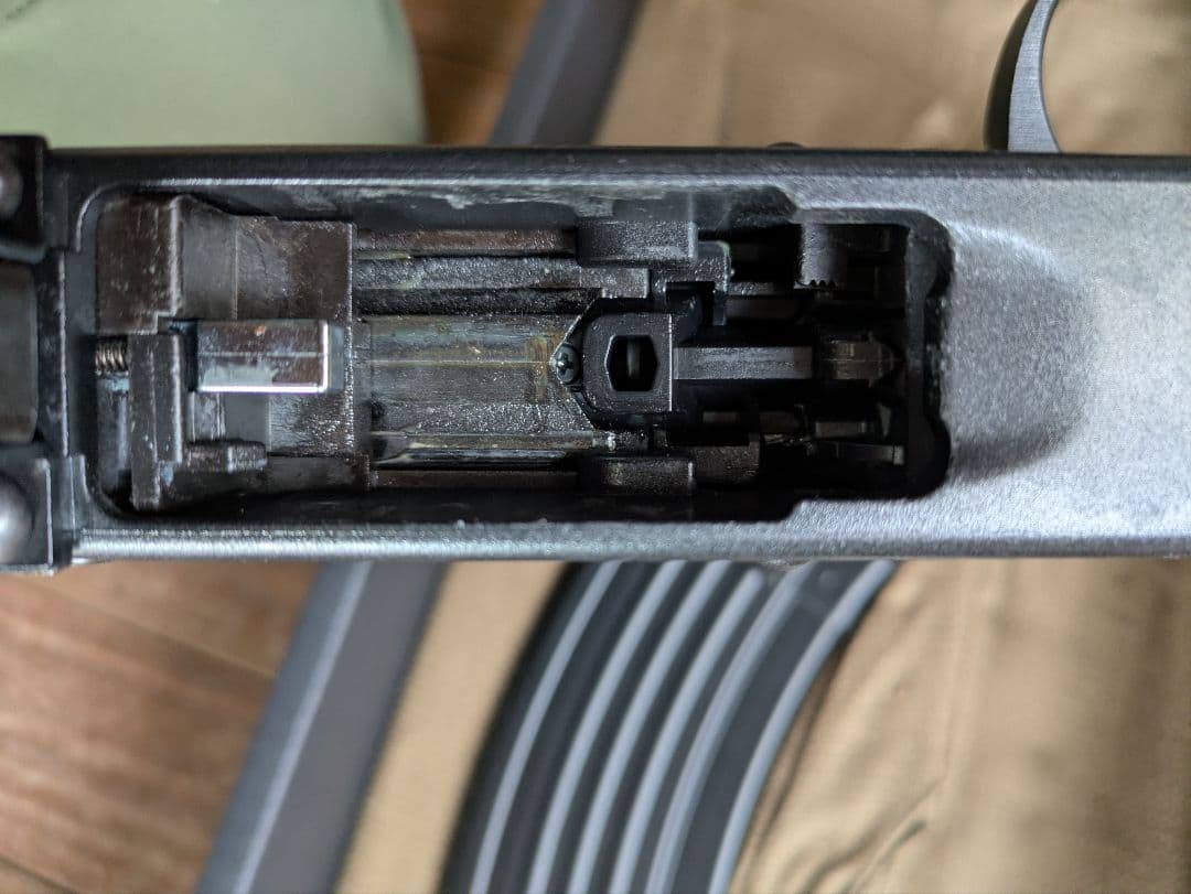 東京マルイ ガスブローバックマシンガンAKM