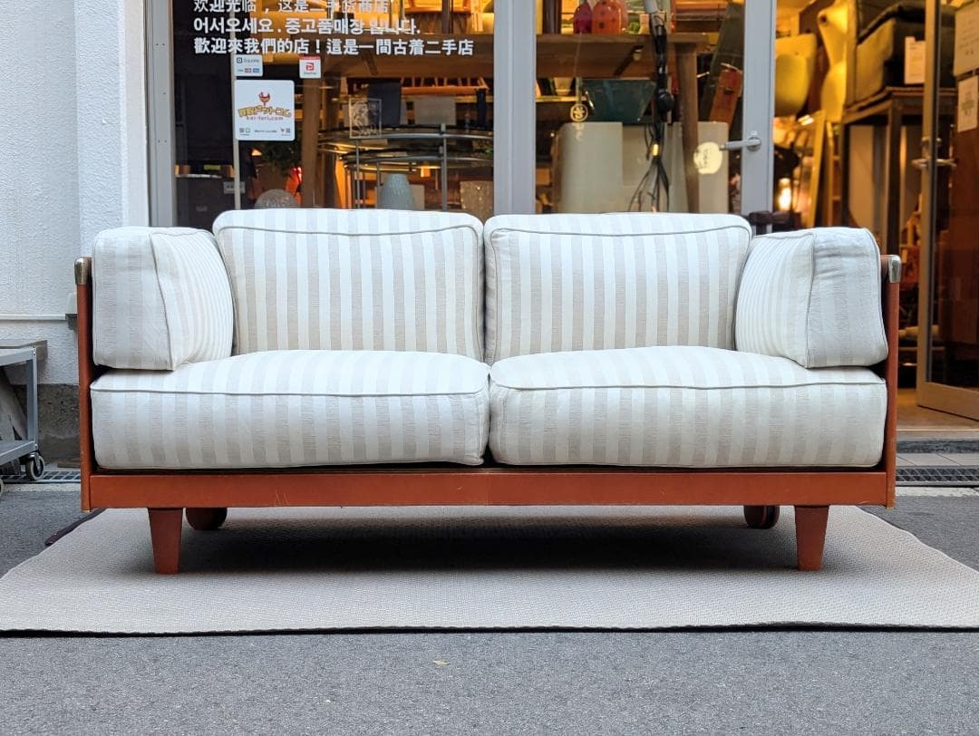 ポルトローナフラウ／イタリア／TWICE（トゥワイス）／2シーターソファ