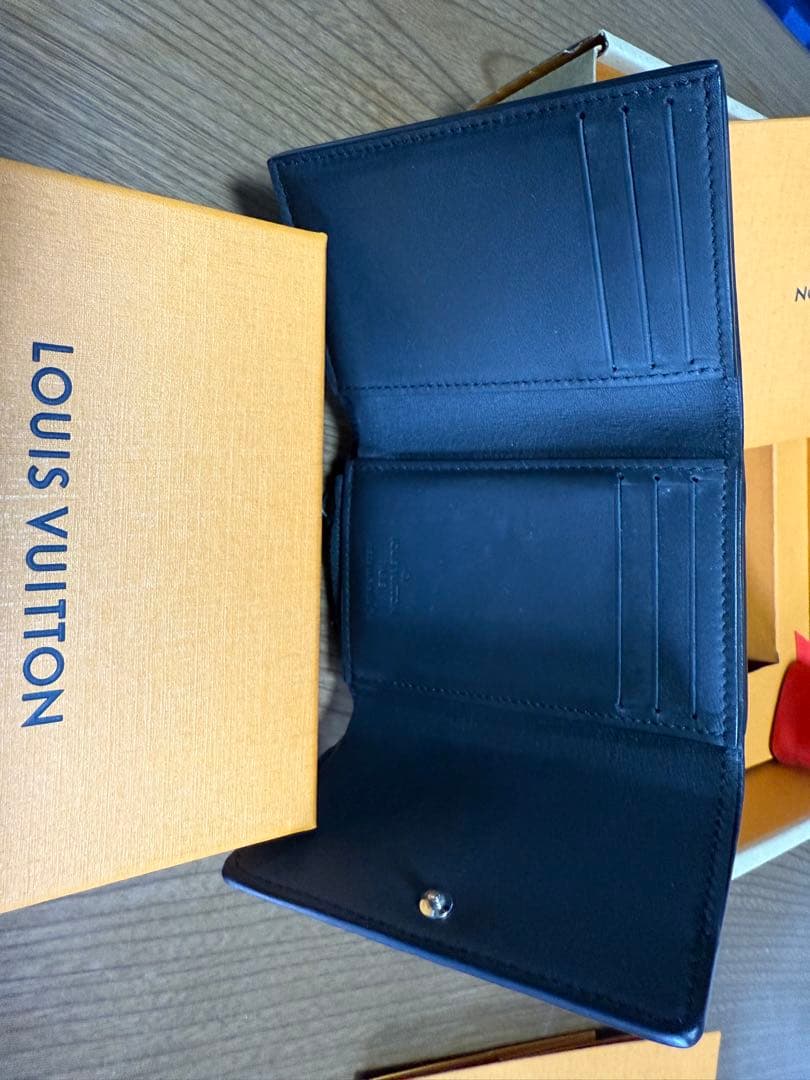 LOUIS VUITTON ブラック 三つ折り財布