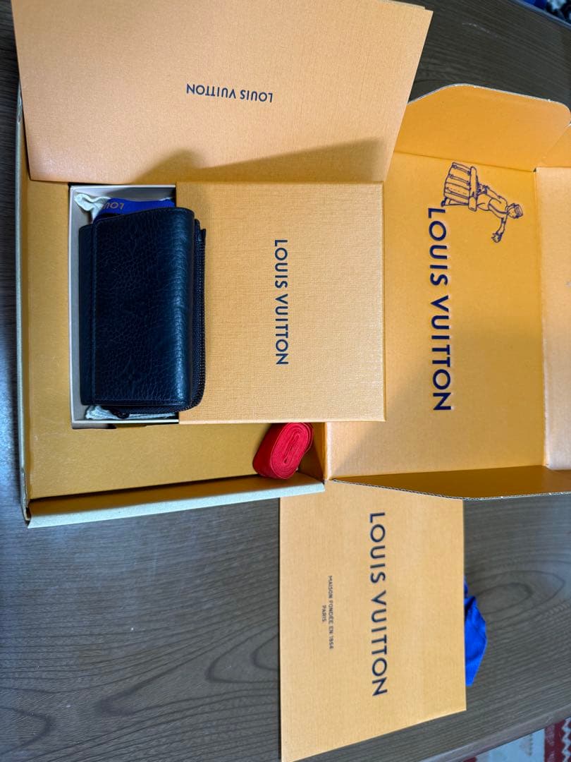 LOUIS VUITTON ブラック 三つ折り財布