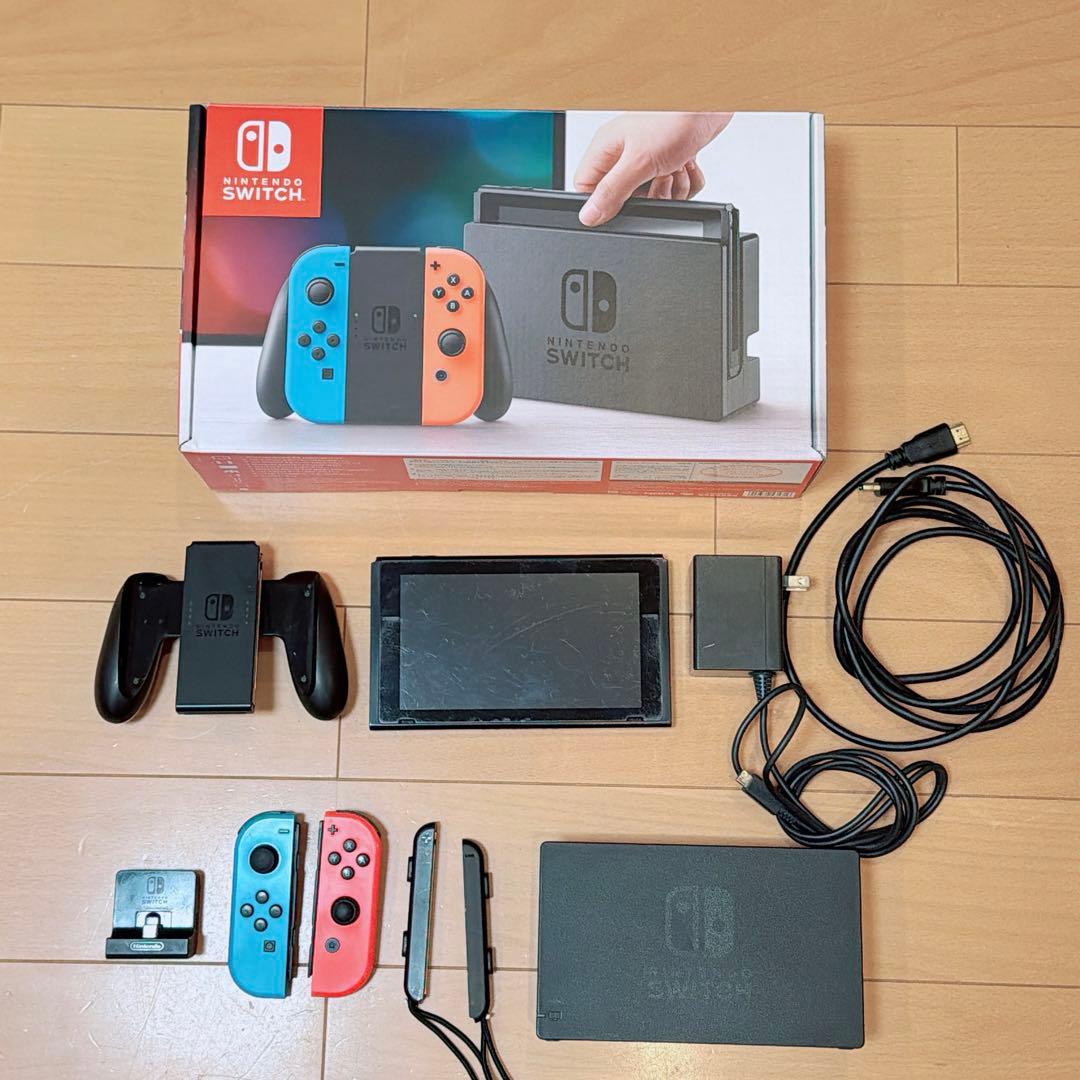 【付属品完備】任天堂スイッチ 本体＋ドック＋Joy-Con＋スタンド（8年使用）