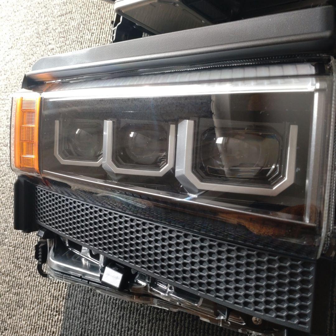 ランクル250 VX/GX用 右ハンドル対応三眼プロジェクターヘッドライト