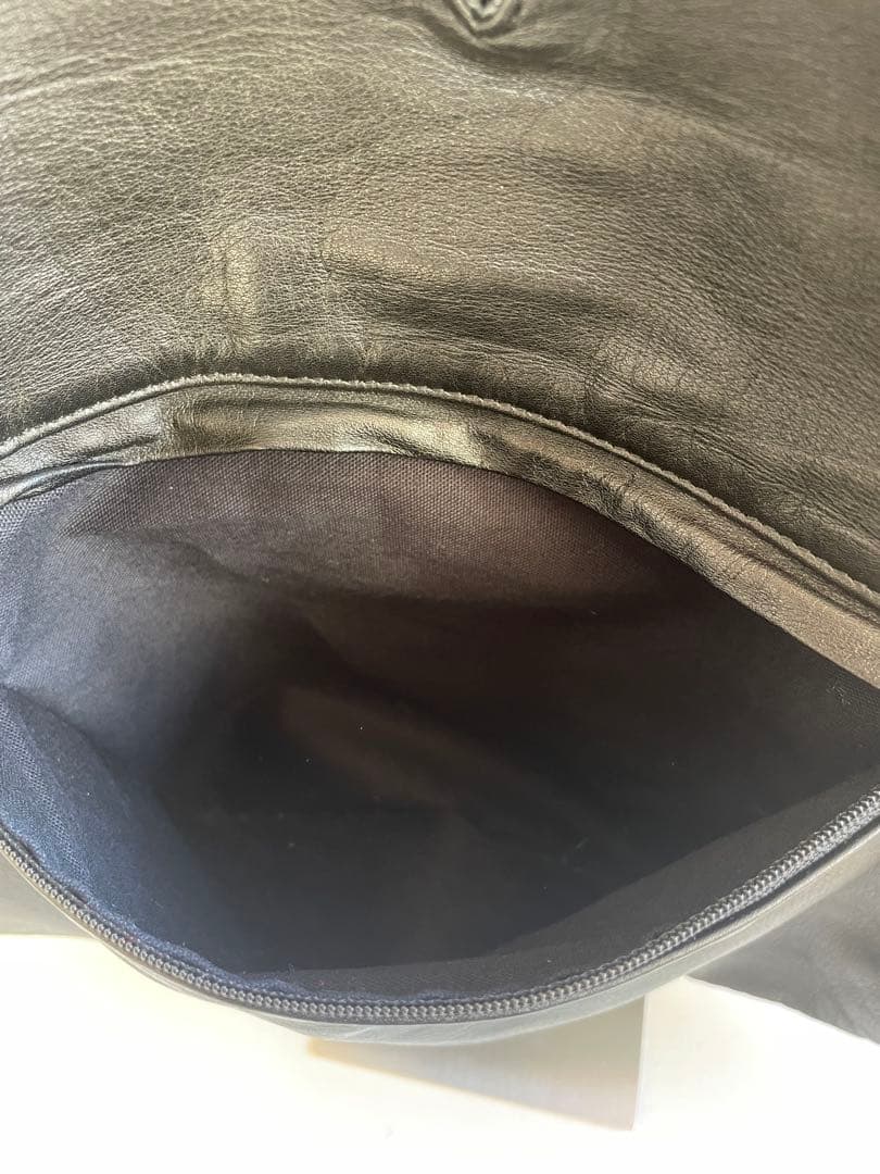 シビラ　ブラックレザーショルダーバッグ sybilla