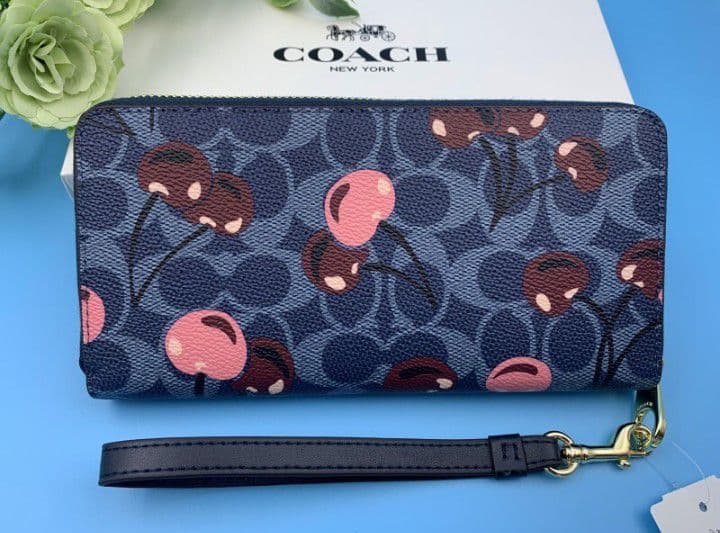 新品未使用コーチ長財布チェリーさくらんぼ柄ネイビーブルーレディースメンズ送料無料