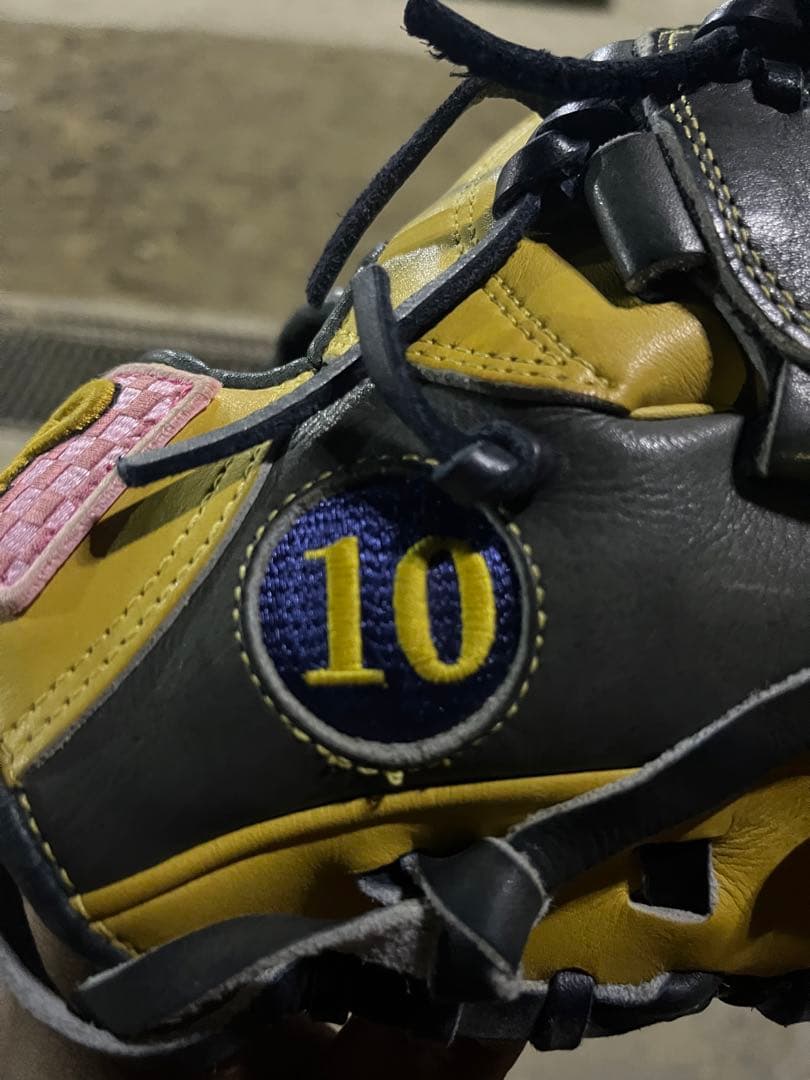 ドナイヤ　フルオーダー　硬式用　内野手・投手用グローブ