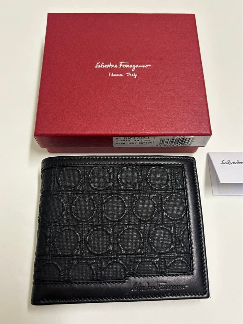 Salvatore Ferragamo 二つ折り財布 ブラック