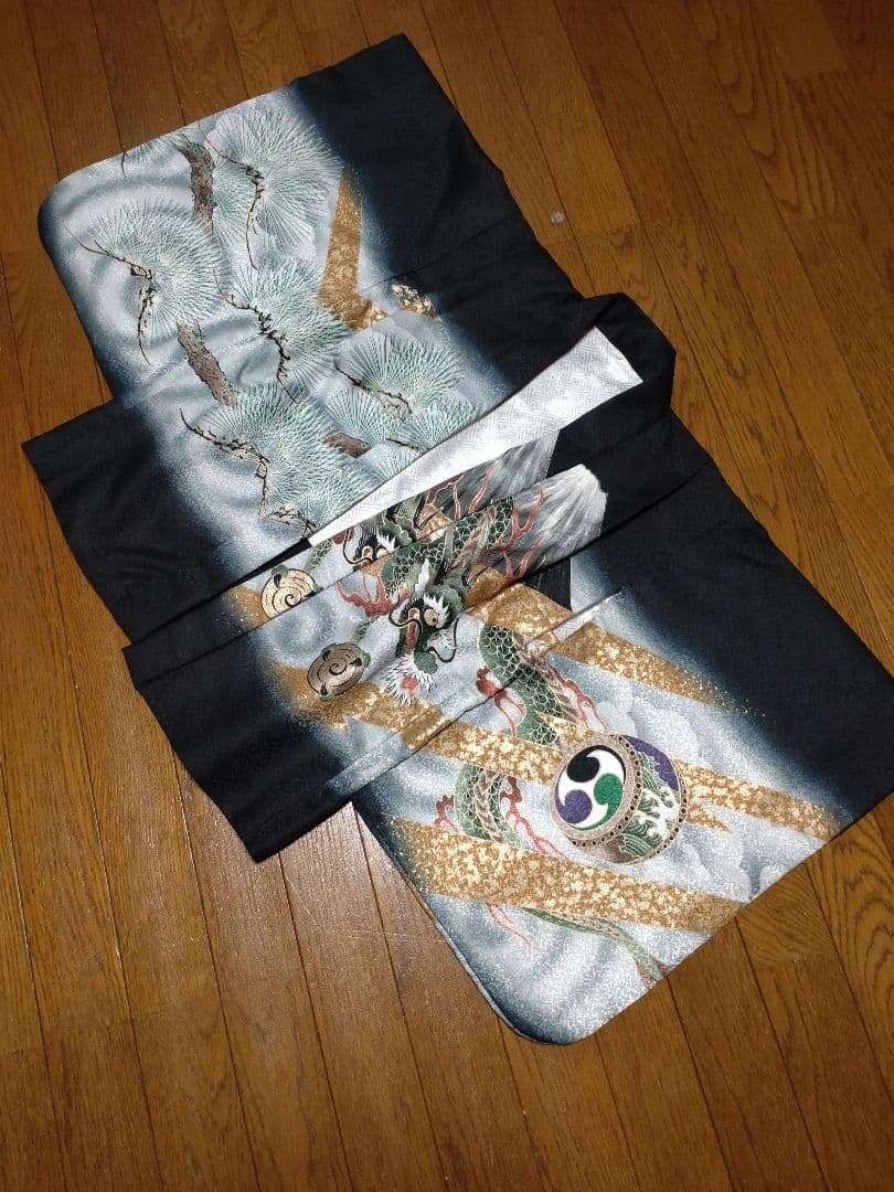 ☆七五三用☆お着物セット☆ 黒地　龍　鷹　富士山 着物　袴ゴールド　男児