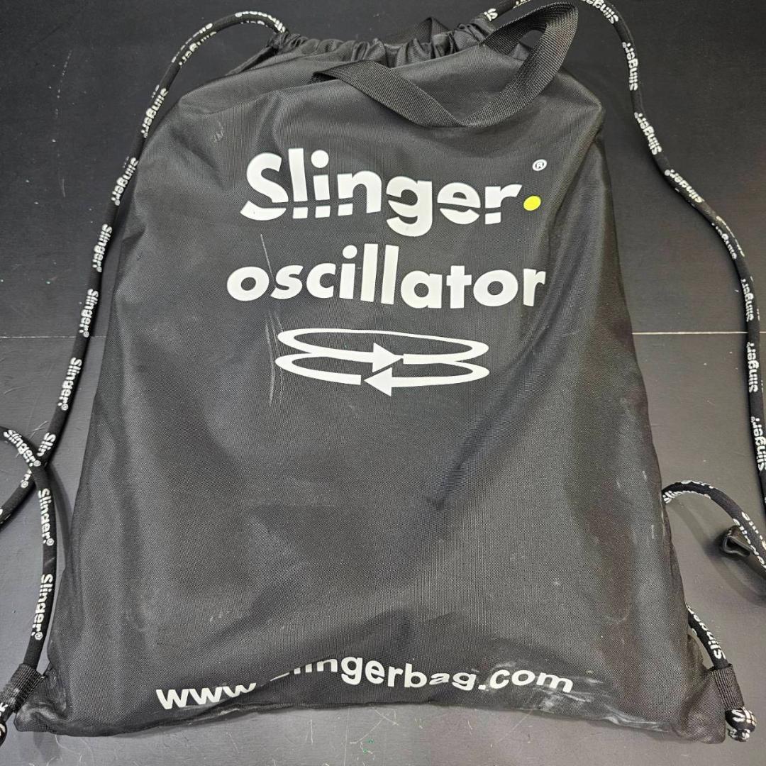テニス　スリンガーバッグ　専用オシレーター　収納袋付き　管理番号　KR-6