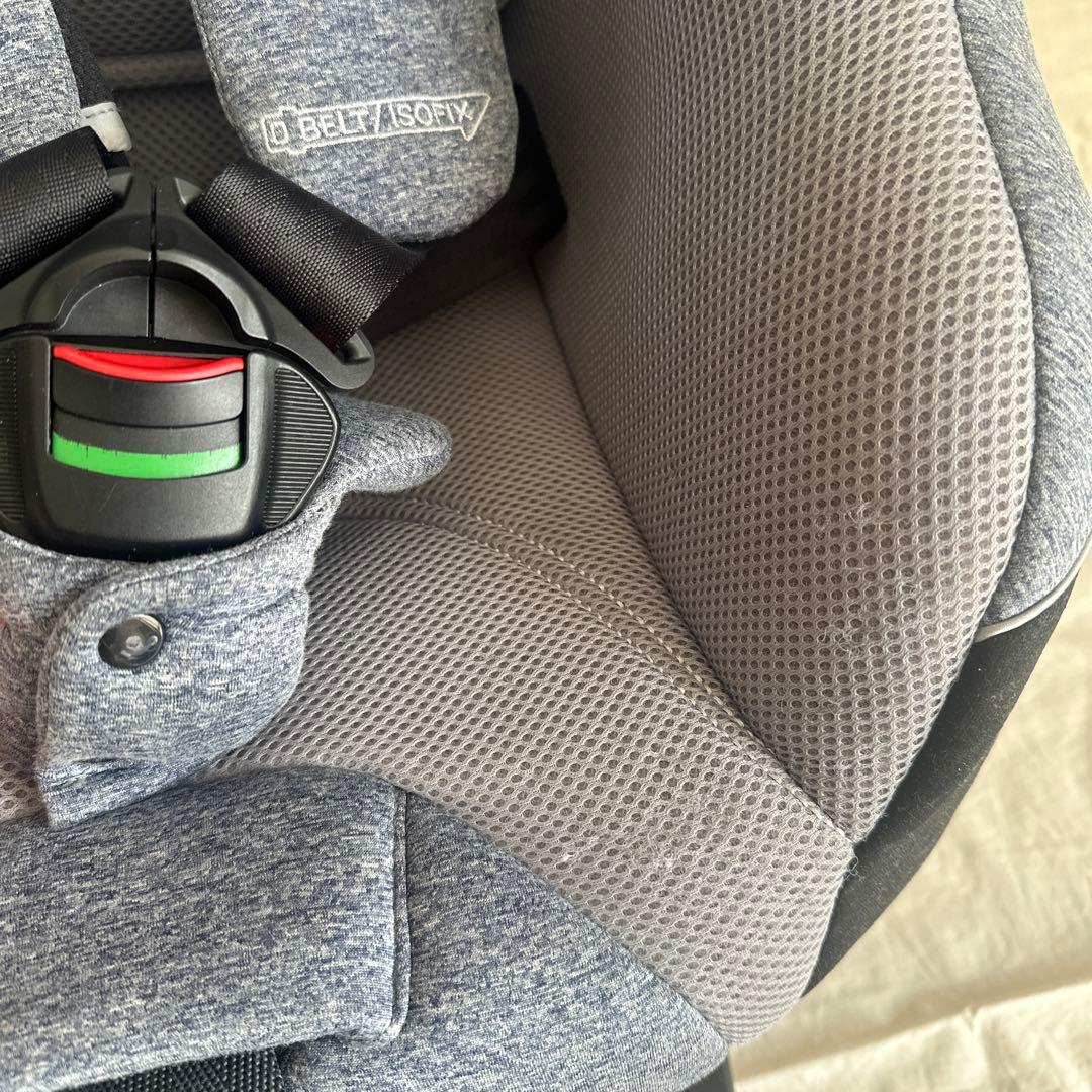 ② Aprica チャイルドシート