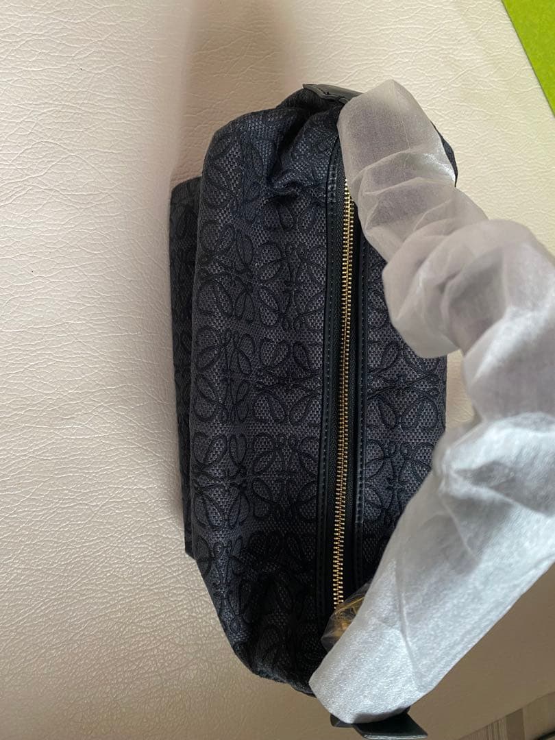 LOEWE ロゴパターン ショルダーバッグ