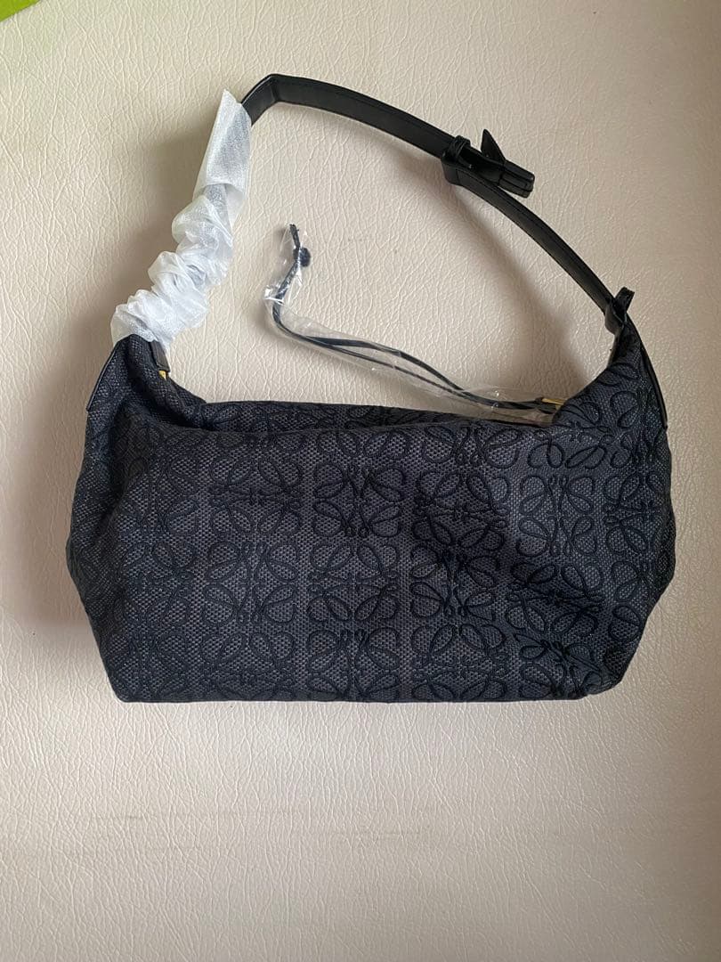 LOEWE ロゴパターン ショルダーバッグ