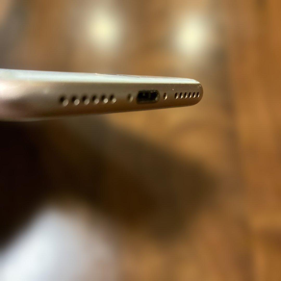 iPhone 8 ピンクゴールド