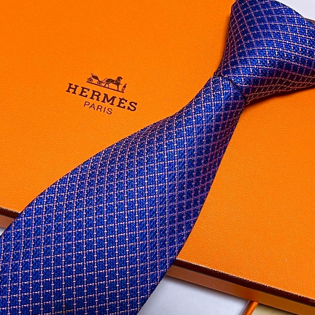 HERMES エルメス　高級ネクタイ　ジャガード織　ブルー　総柄　剣裏H柄