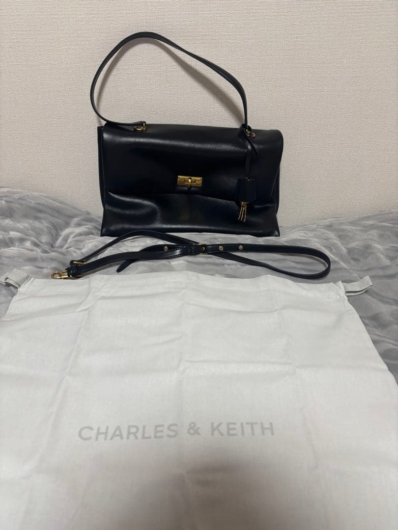 CHARLES & KEITH Kerry ケリートップハンドルサッチェルバッグ