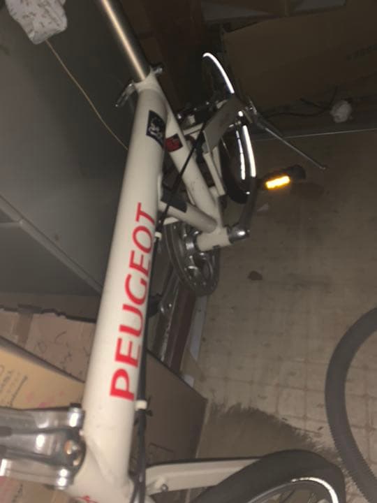 PEUGEOT プジョー　アルミ　折りたたみ自転車です。すごく重量軽いです。