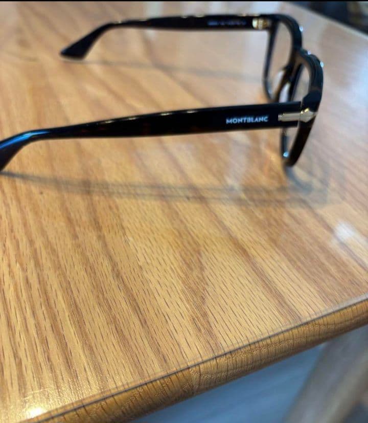 u*s様 MONTBLANC 　雰囲気抜群 度なし眼鏡　 ケース付き