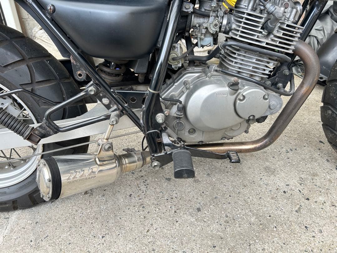 バンバン200 SUPERTRAPP マフラー