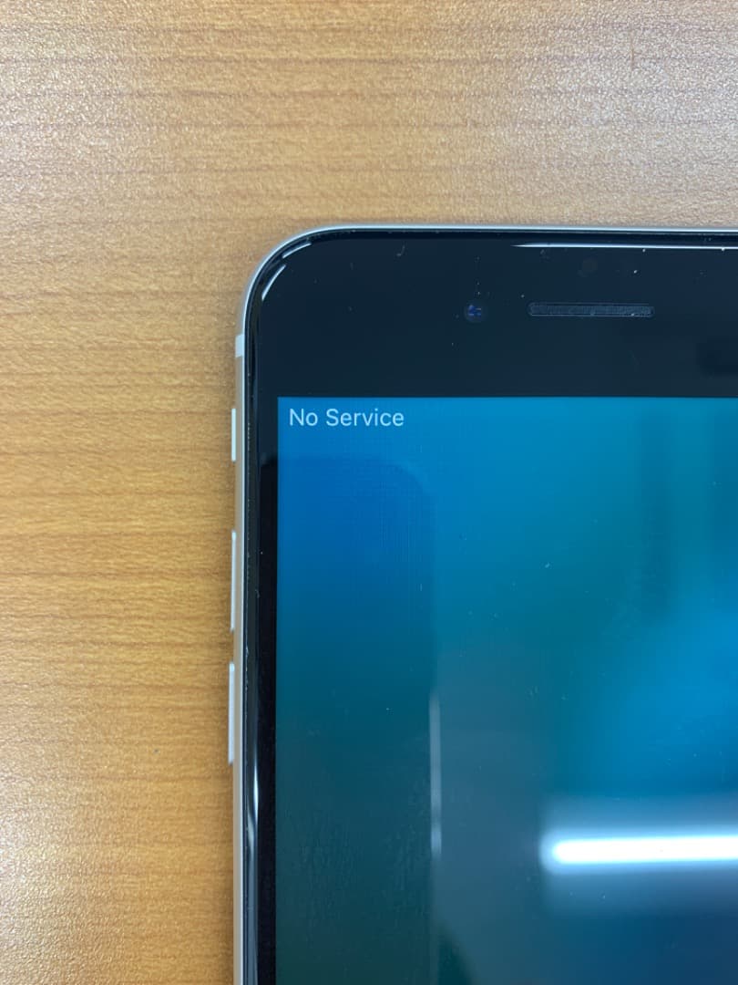 ポ*ム様 動作確認済 iPhone SE 第3世代 64GB C1003