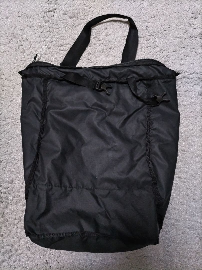 パタゴニア　48809 ウルトラライトブラックホールトートパック　黒
