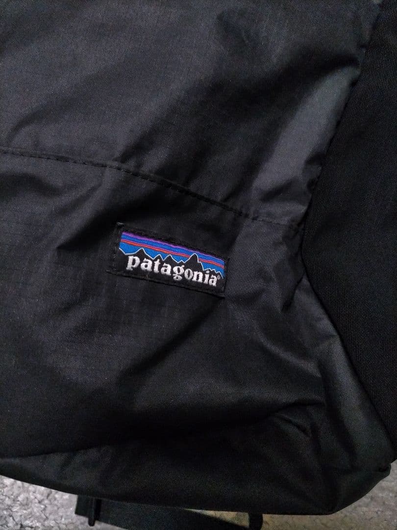 パタゴニア　48809 ウルトラライトブラックホールトートパック　黒