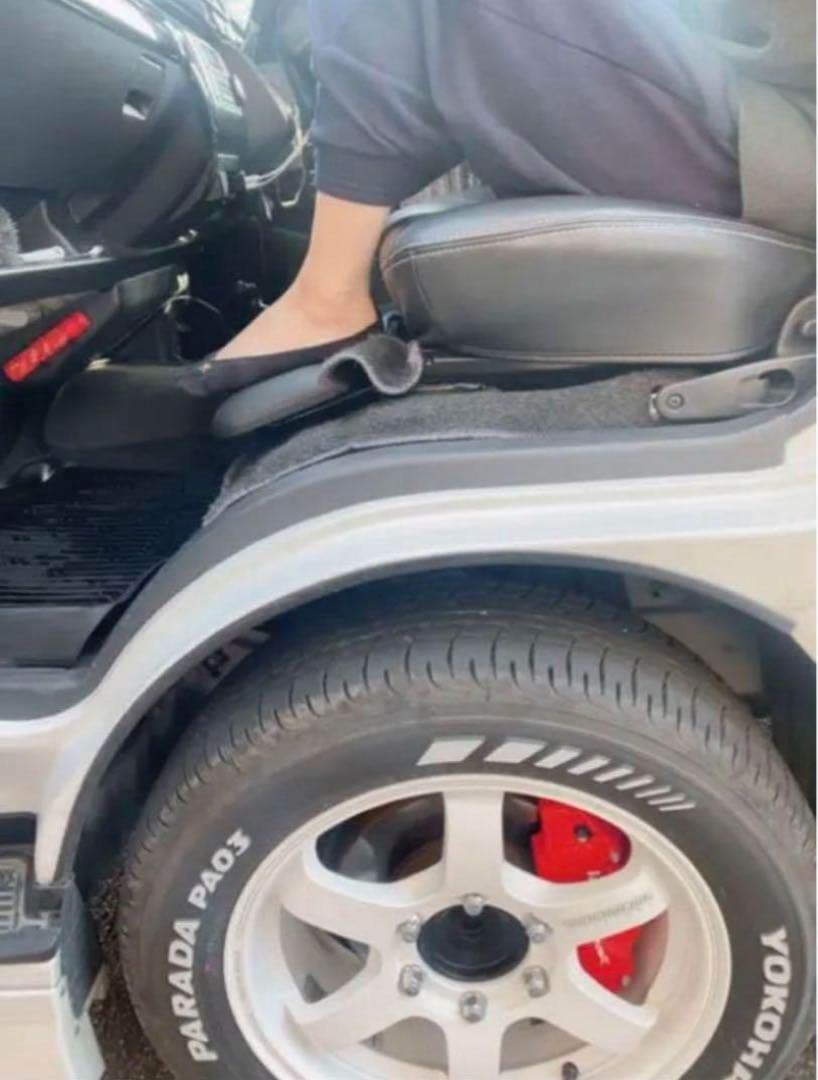 ハイエース200系　スーパーGL フットレスト　助手席側　足おき台