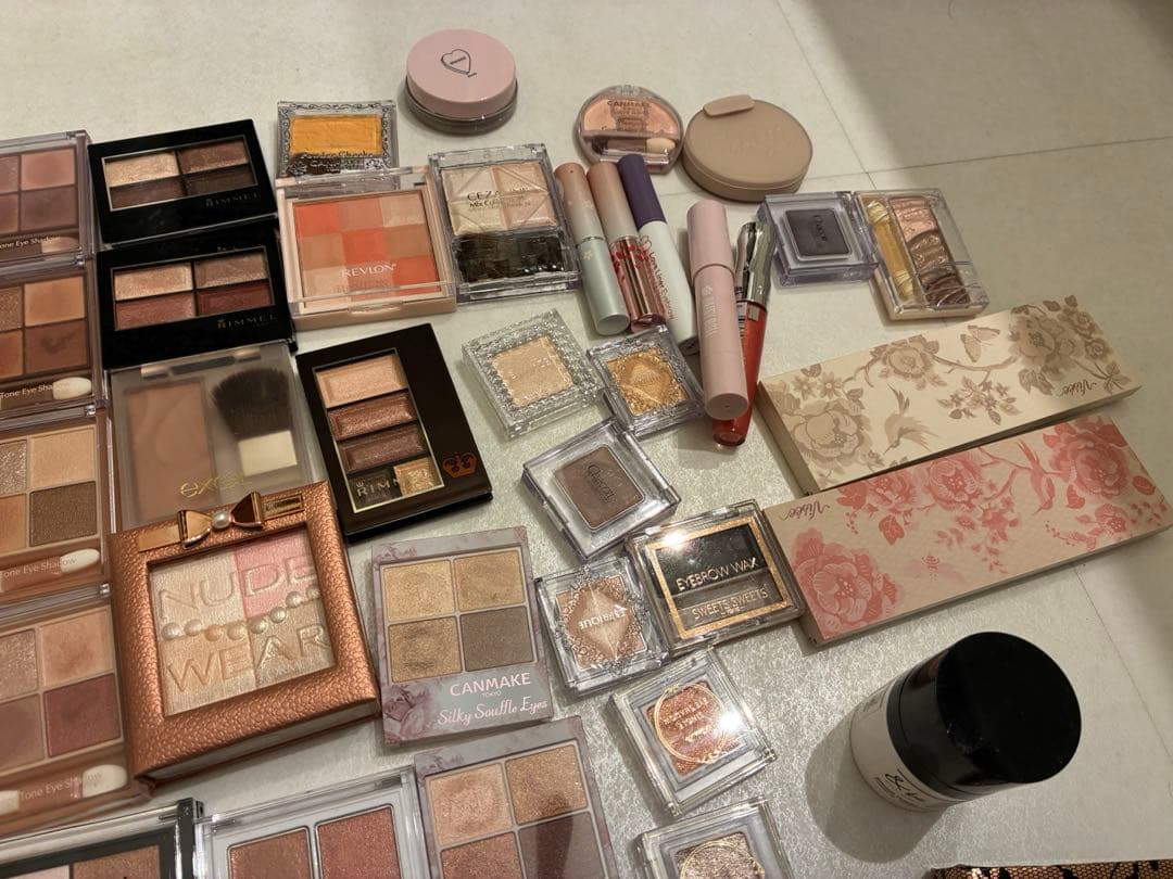 デパコス含む　コスメまとめ売り　化粧品　ボビィブラウン　アイシャドウ