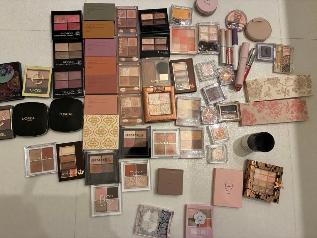 デパコス含む　コスメまとめ売り　化粧品　ボビィブラウン　アイシャドウ