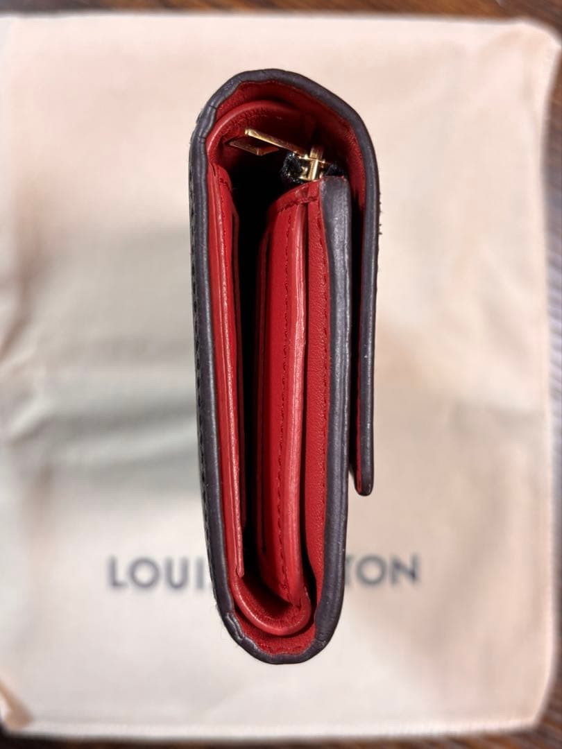 LOUIS VUITTON ポルトフォイユ・カプシーヌ コンパクト