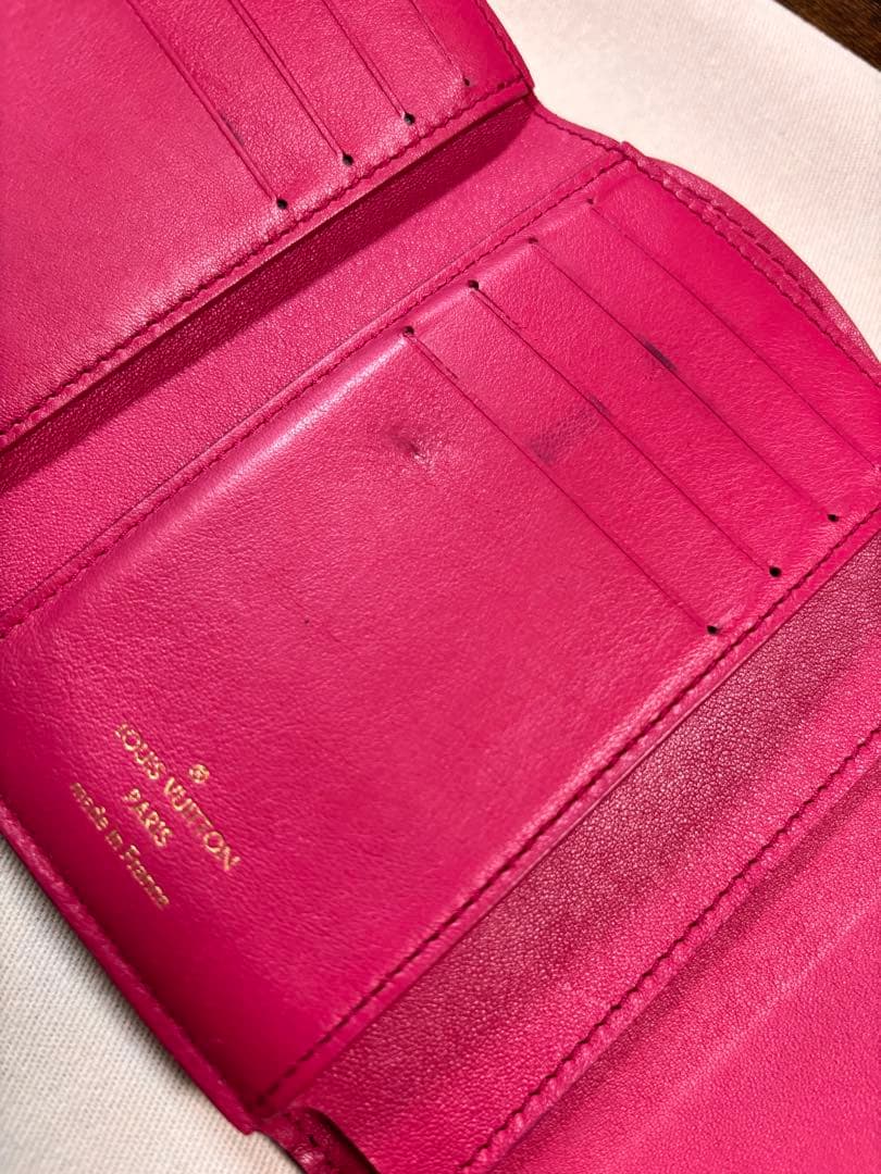 LOUIS VUITTON ポルトフォイユ・カプシーヌ コンパクト