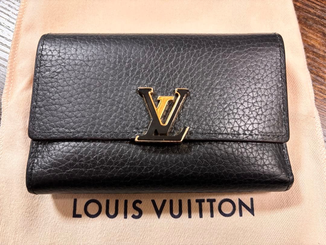 LOUIS VUITTON ポルトフォイユ・カプシーヌ コンパクト