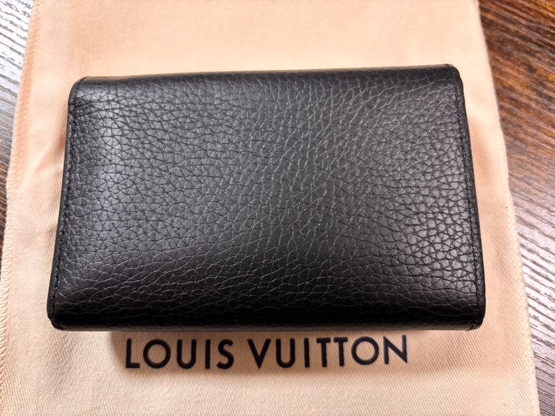 LOUIS VUITTON ポルトフォイユ・カプシーヌ コンパクト