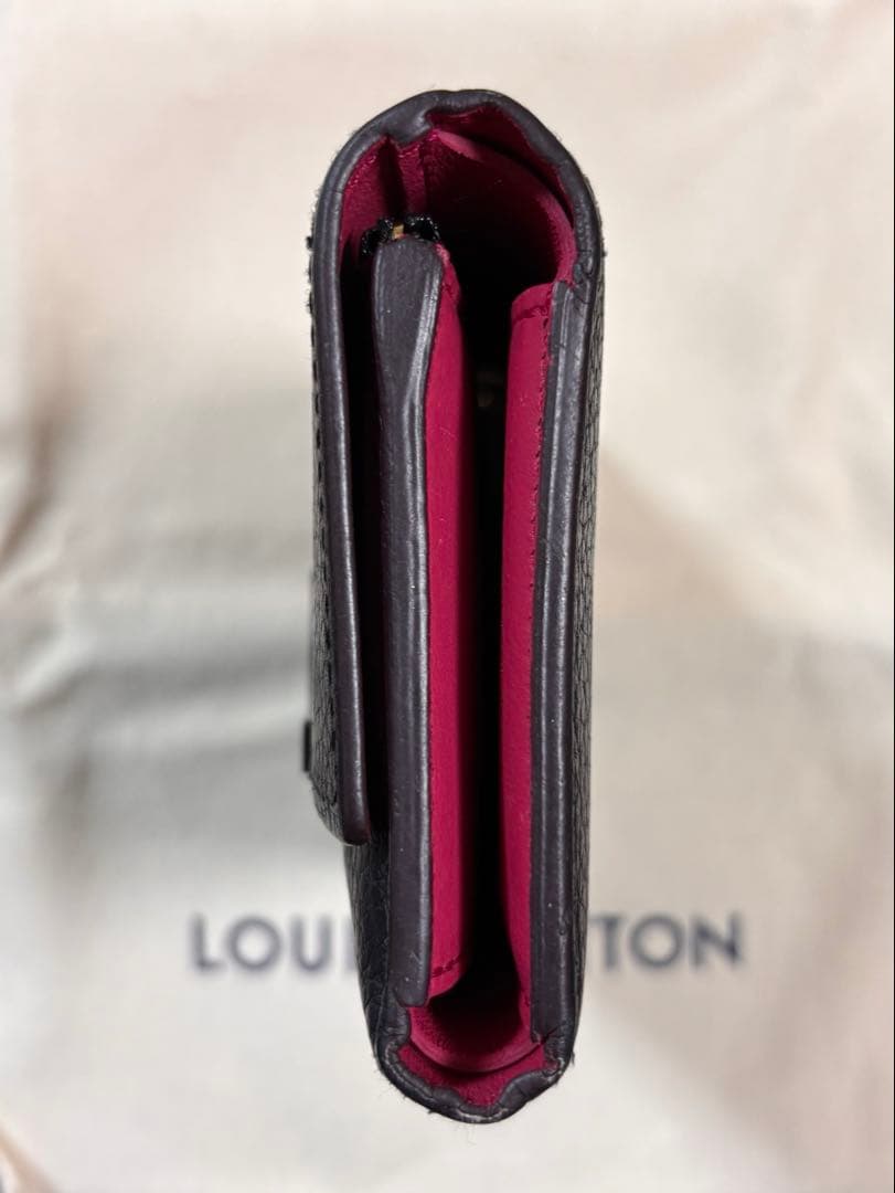 LOUIS VUITTON ポルトフォイユ・カプシーヌ コンパクト