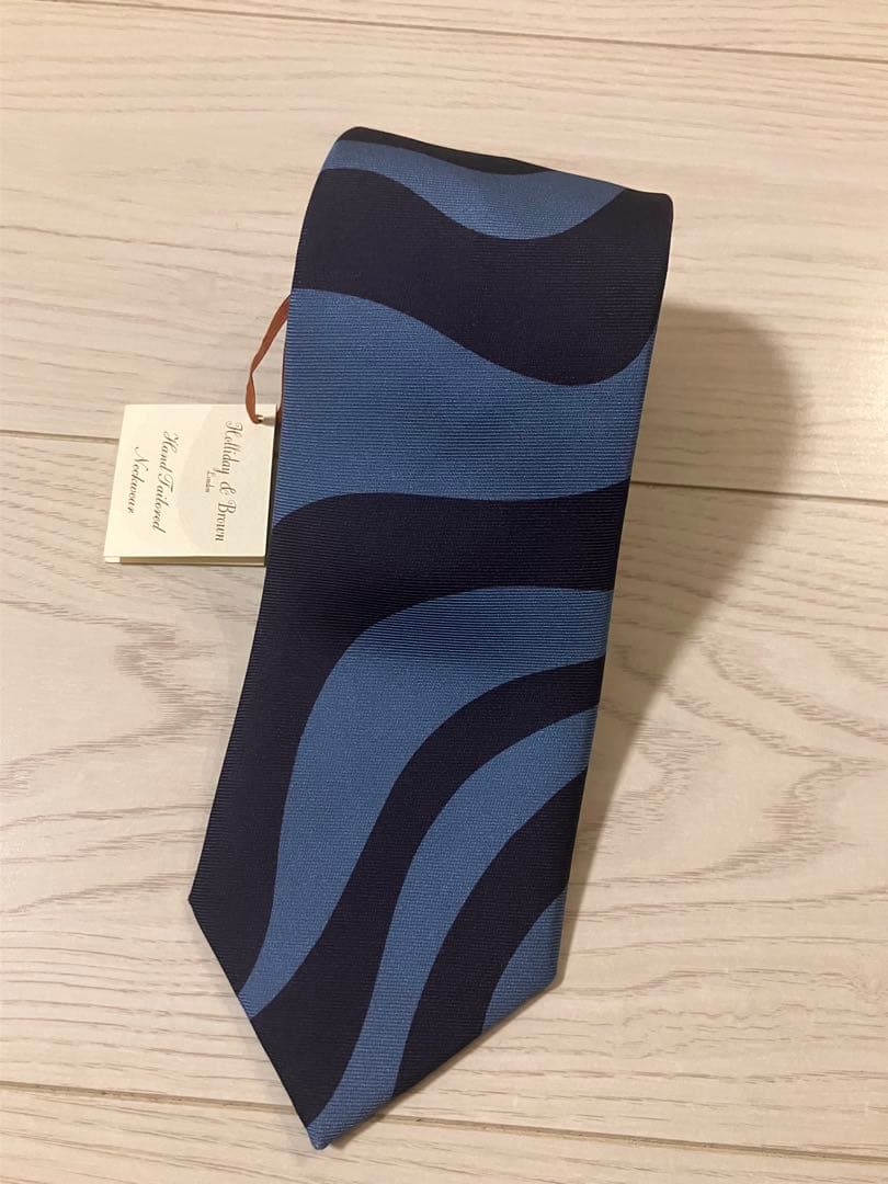 新品未使用品⭐︎Holiday & Brown プリントネクタイ