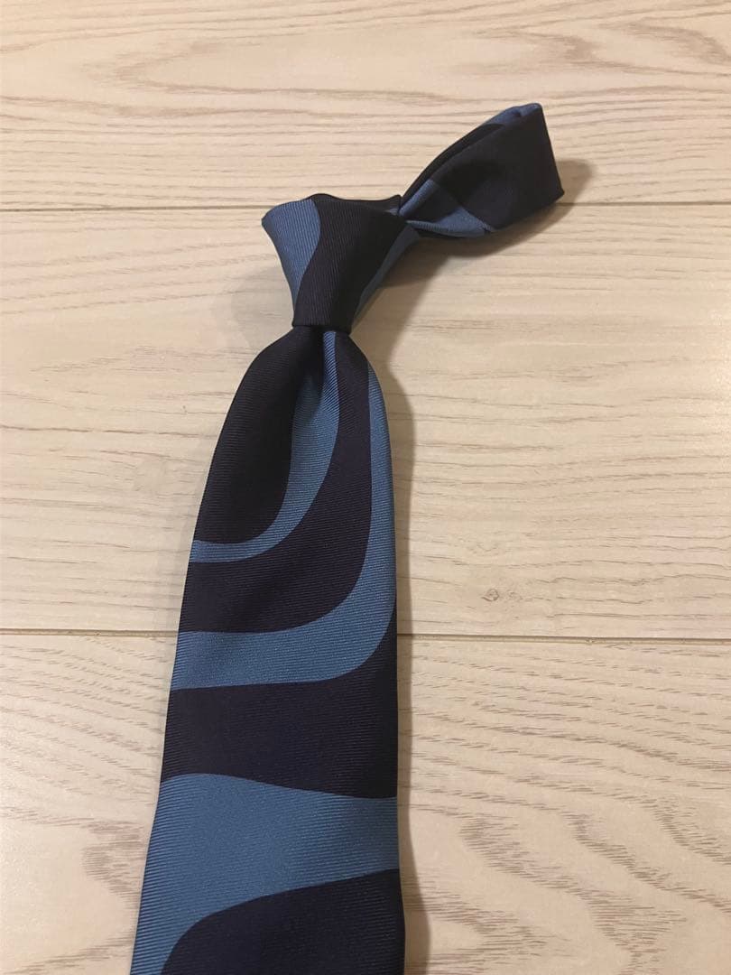 新品未使用品⭐︎Holiday & Brown プリントネクタイ