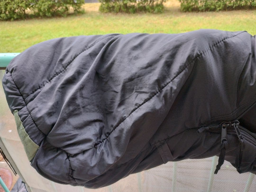 U.S.スリーピングバッグ　米軍放出品　秋冬用寝袋