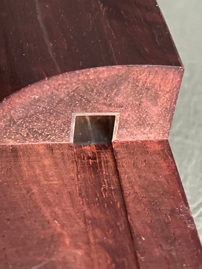 三味線 紅木 金細 一本溝 子持ち綾杉胴 糸巻天然素材　元箱付き