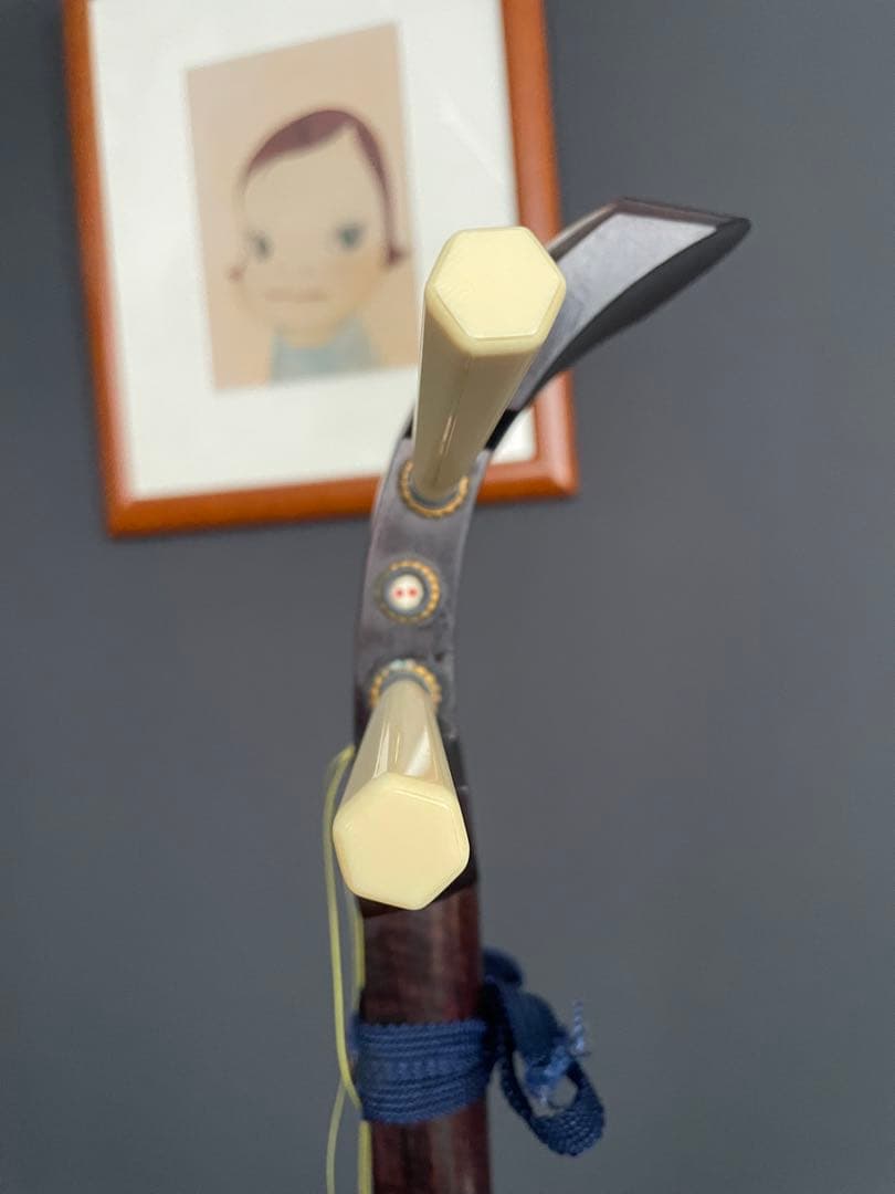 三味線 紅木 金細 一本溝 子持ち綾杉胴 糸巻天然素材　元箱付き