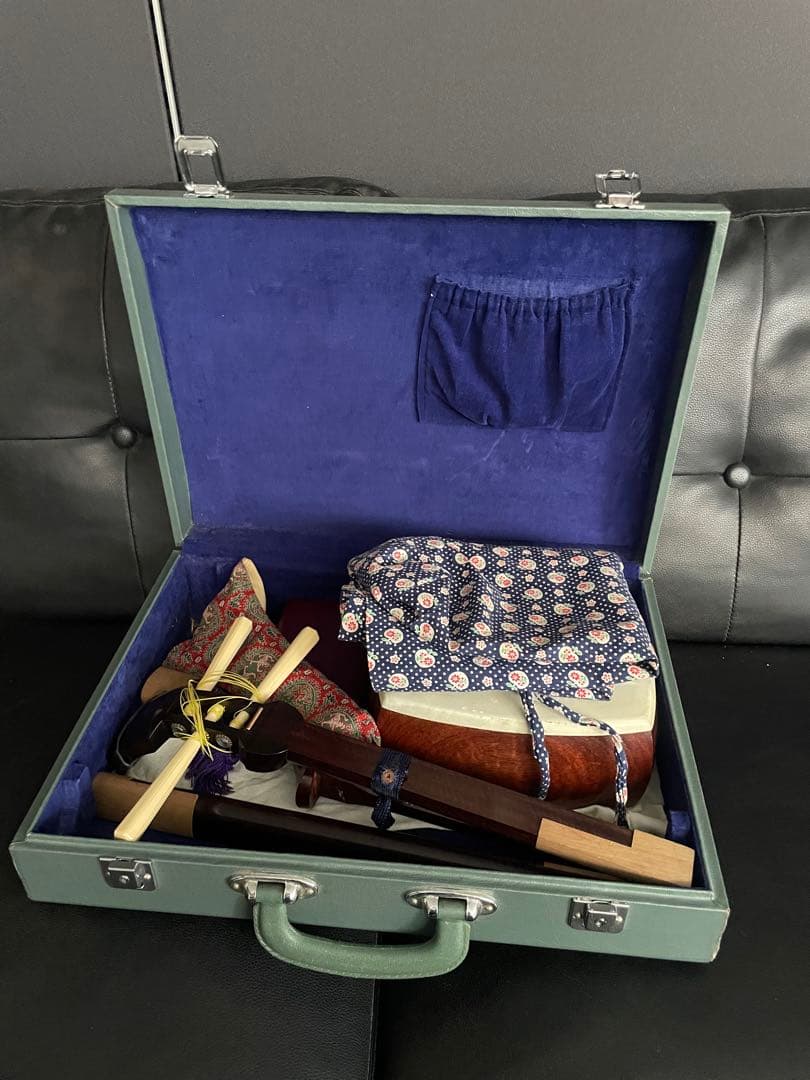 三味線 紅木 金細 一本溝 子持ち綾杉胴 糸巻天然素材　元箱付き