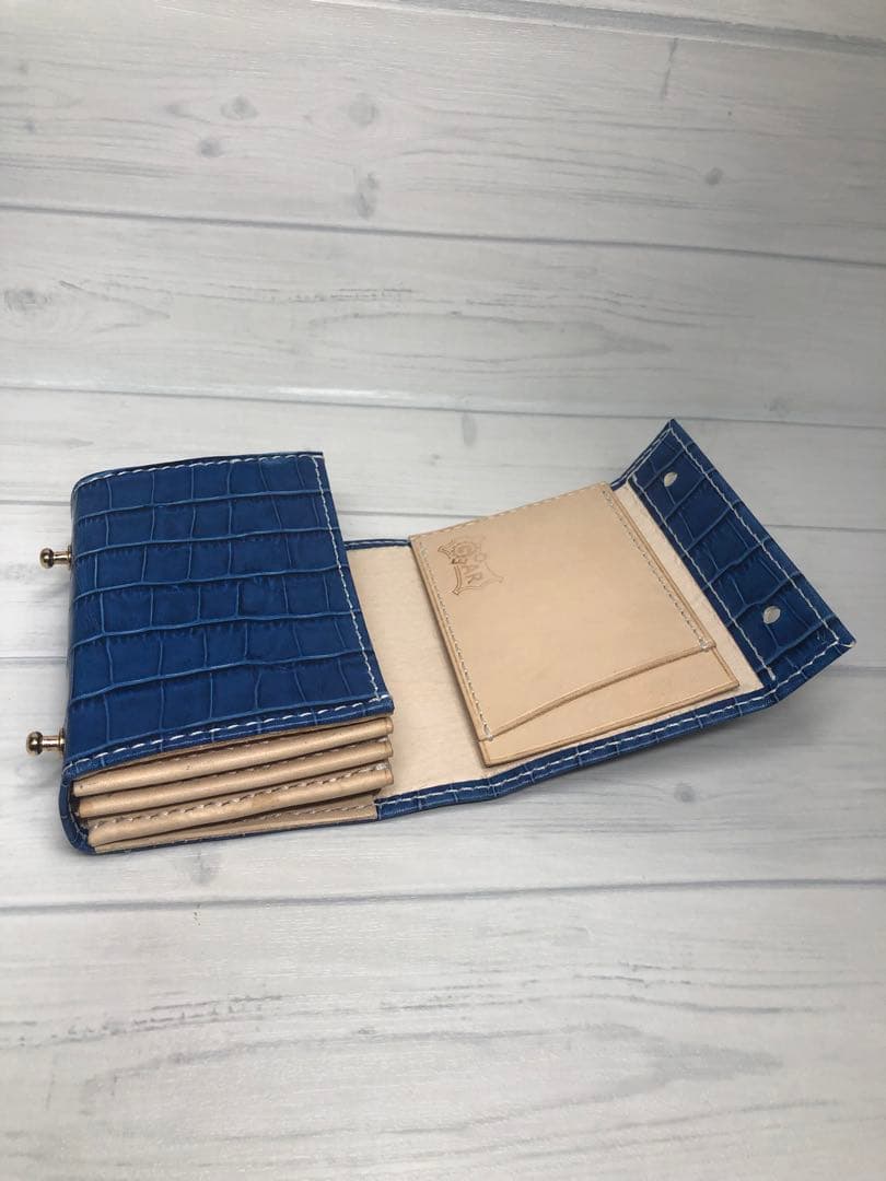 アール　ミッレフォッリエ同型　革財布