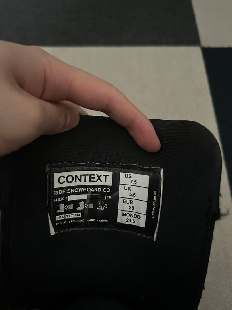 なな RIDE CONTEXT 22-23 24.5cm